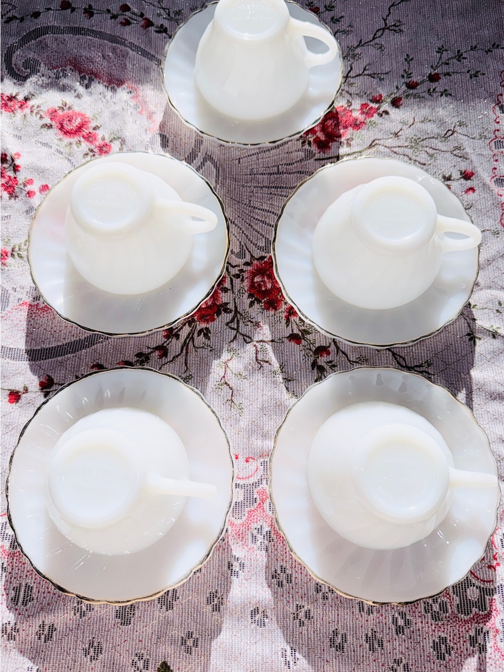 Vintage Milk Glass Coffee/Tea and Saucer Set with 14k Gold Trim Anchor Hocking 💝 - Picture 4 of 4